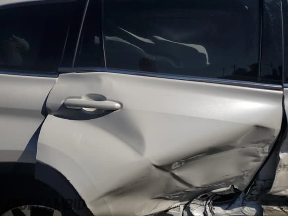 ✅ 2020 Toyota Highlander XLE • VIN: 5TDGZRAH7LS501630 • Lot: 90224765. Wystawiony na Copart z przebiegiem 81 791 mil. Bezpłatny archiwum sprzedaży aukcyjnych z USA i szczegółowy raport historii pojazdu na DreamBid. Zdjęcie 11.