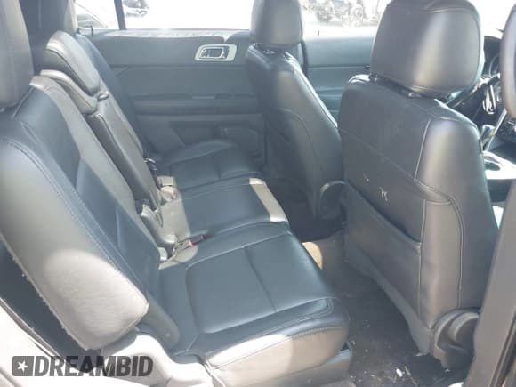 ✅ 2015 Ford Explorer Limited • VIN: 1FM5K7F89FGB90690 • Lot: 42804862. Wystawiony na IAAI z przebiegiem 157 294 mil. Bezpłatny archiwum sprzedaży aukcyjnych z USA i szczegółowy raport historii pojazdu na DreamBid. Zdjęcie 8.