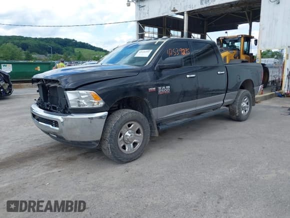 ✅ 2018 Ram 2500 Big Horn • VIN: 3C6UR5DJ3JG343719 • Лот: 42539295. Опубликован ранее на IAAI с пробегом 62 012 миль. Бесплатный доступ к архиву аукционных продаж из США и подробный отчёт об истории автомобиля на DreamBid. Изображение 2.