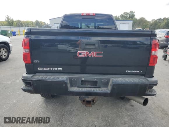 ✅ 2016 GMC Sierra 2500HD Denali • VIN: 1GT12UE84GF152536 • Lot: 82227775. Listed on Copart with 157,448 mi. Free auction sales archive from the USA and detailed vehicle history report at DreamBid. Image 6.