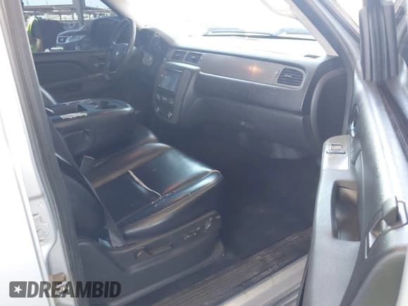 ✅ 2012 Chevrolet Tahoe Commercial • VIN: 1GNLC2E06CR183680 • Lot: 42692485. Wystawiony na IAAI z przebiegiem 177 100 mil. Bezpłatny archiwum sprzedaży aukcyjnych z USA i szczegółowy raport historii pojazdu na DreamBid. Zdjęcie 5.