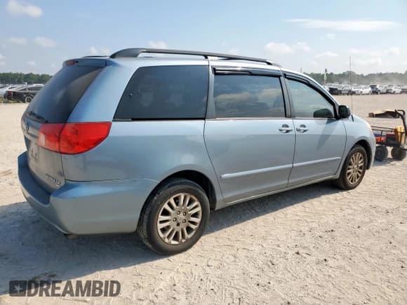 ✅ 2010 Toyota Sienna LE • VIN: 5TDJK4CC1AS031347 • Lot: 70738005. Listed on Copart with 133,384 mi. Free auction sales archive from the USA and detailed vehicle history report at DreamBid. Image 3.