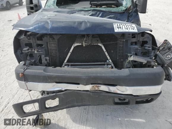 ✅ 2006 Chevrolet Silverado 2500HD LT1 • VIN: 1GCHC23D16F185881 • Lot: 44713115. Wystawiony na Copart z przebiegiem Nie podano. Bezpłatny archiwum sprzedaży aukcyjnych z USA i szczegółowy raport historii pojazdu na DreamBid. Zdjęcie 13.