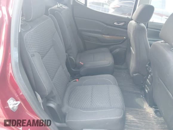 ✅ 2019 GMC Acadia SLE • VIN: 1GKKNLLA4KZ250084 • Lot: 41992339. Listed on IAAI with 101,244 mi. Free auction sales archive from the USA and detailed vehicle history report at DreamBid. Image 8.