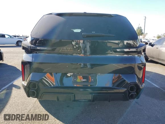 ✅ 2023 BMW XM • VIN: 5YM23CS08P9R97700 • Лот: 79049744. Опубликован ранее на Copart с пробегом Не указан. Бесплатный доступ к архиву аукционных продаж из США и подробный отчёт об истории автомобиля на DreamBid. Изображение 6.