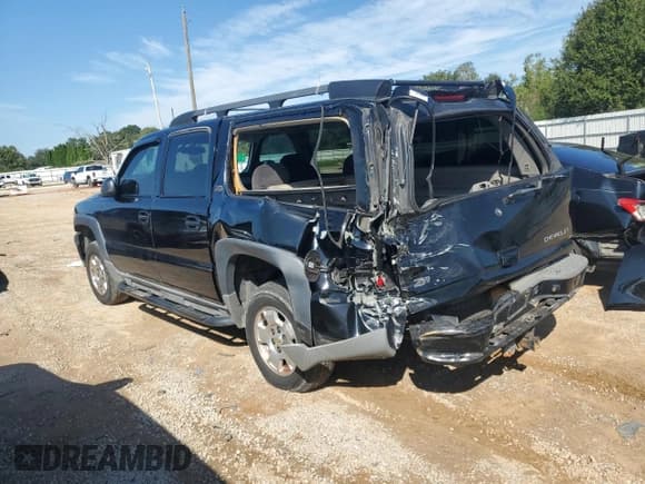 ✅ 2002 Chevrolet Suburban Z71 • VIN: 3GNFK16Z52G182705 • Lot: 85576175. Listed on Copart with Not provided. Free auction sales archive from the USA and detailed vehicle history report at DreamBid. Image 2.