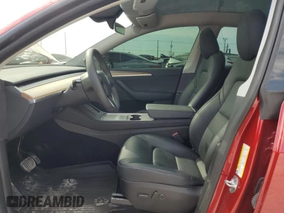 ✅ 2024 Tesla Model Y Long Range • VIN: 7SAYGDEE7RA232569 • Lot: 80144265. Wystawiony na Copart z przebiegiem 28 208 mil. Bezpłatny archiwum sprzedaży aukcyjnych z USA i szczegółowy raport historii pojazdu na DreamBid. Zdjęcie 7.