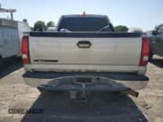 ✅ 2006 Chevrolet Silverado 2500HD Work Truck • VIN: 1GCHC23D46F231140 • Лот: 55635715. Опубликован ранее на Copart с пробегом 120 475 миль. Бесплатный доступ к архиву аукционных продаж из США и подробный отчёт об истории автомобиля на DreamBid. Изображение 6.