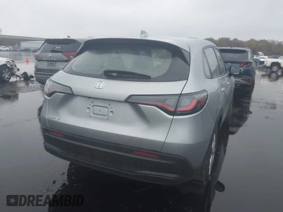 ✅ 2024 Honda HR-V LX • VIN: 3CZRZ2H32RM762421 • Lot: 43579377. Listed on IAAI with 13,886 mi. Free auction sales archive from the USA and detailed vehicle history report at DreamBid. Image 4.
