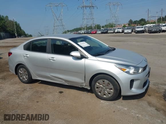 ✅ 2018 Kia Rio LX • VIN: 3KPA24ABXJE077358 • Lot: 42781638. Wystawiony na IAAI z przebiegiem 92 690 mil. Bezpłatny archiwum sprzedaży aukcyjnych z USA i szczegółowy raport historii pojazdu na DreamBid. Zdjęcie 6.