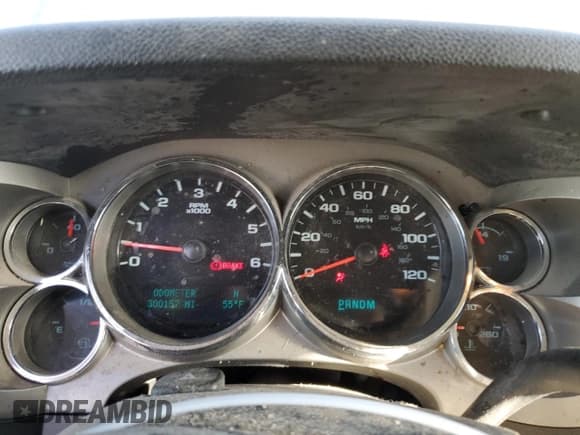 ✅ 2011 Chevrolet Silverado 1500 LT • VIN: 1GCRKSE38BZ315756 • Lot: 73685404. Listed on Copart with 300,157 mi. Free auction sales archive from the USA and detailed vehicle history report at DreamBid. Image 9.