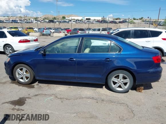 ✅ 2011 Volkswagen Jetta TDI • VIN: 3VW3L7AJ6BM034574 • Лот: 42563511. Опубликован ранее на IAAI с пробегом 145 486 миль. Бесплатный доступ к архиву аукционных продаж из США и подробный отчёт об истории автомобиля на DreamBid. Изображение 14.