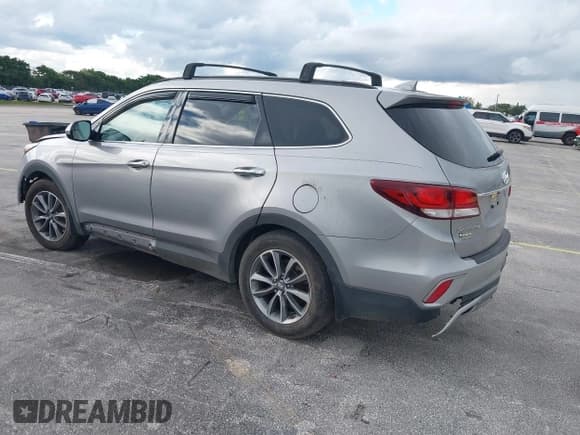 ✅ 2017 Hyundai Santa Fe SE • VIN: KM8SM4HF1HU243832 • Lot: 43654843. Wystawiony na IAAI z przebiegiem 86 588 mil. Bezpłatny archiwum sprzedaży aukcyjnych z USA i szczegółowy raport historii pojazdu na DreamBid. Zdjęcie 3.
