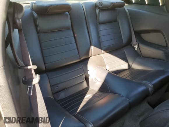 ✅ 2014 Ford Mustang V6 • VIN: 1ZVBP8AM7E5235037 • Лот: 93079245. Опубликован ранее на Copart с пробегом 116 941 миль. Бесплатный доступ к архиву аукционных продаж из США и подробный отчёт об истории автомобиля на DreamBid. Изображение 10.