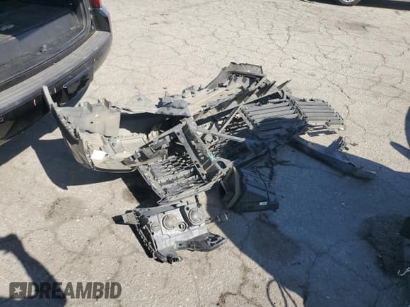 ✅ 2019 Chevrolet Tahoe LS • VIN: 1GNSCAKC6KR230757 • Lot: 72027705. Wystawiony na Copart z przebiegiem 82 004 mil. Bezpłatny archiwum sprzedaży aukcyjnych z USA i szczegółowy raport historii pojazdu na DreamBid. Zdjęcie 13.