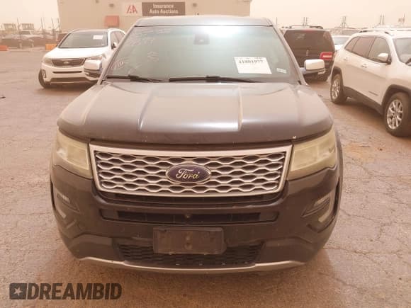 ✅ 2016 Ford Explorer Platinum • VIN: 1FM5K8HT0GGD12894 • Lot: 41801977. Wystawiony na IAAI z przebiegiem 177 054 mil. Bezpłatny archiwum sprzedaży aukcyjnych z USA i szczegółowy raport historii pojazdu na DreamBid. Zdjęcie 12.