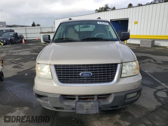 ✅ 2005 Ford Expedition Special Service • VIN: 1FMPU15575LA43801 • Lot: 81961675. Wystawiony na Copart z przebiegiem 203 298 mil. Bezpłatny archiwum sprzedaży aukcyjnych z USA i szczegółowy raport historii pojazdu na DreamBid. Zdjęcie 5.