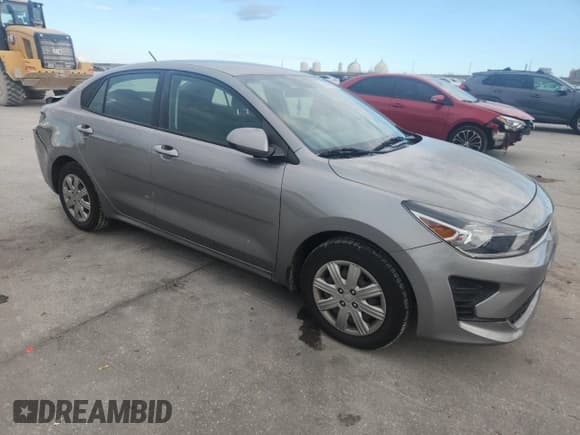 ✅ 2022 Kia Rio S • VIN: 3KPA24AD9NE462143 • Lot: 84396295. Wystawiony na Copart z przebiegiem 102 491 mil. Bezpłatny archiwum sprzedaży aukcyjnych z USA i szczegółowy raport historii pojazdu na DreamBid. Zdjęcie 4.