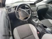 ✅ 2013 Hyundai Genesis Coupe R-Spec • VIN: KMHHT6KDXDU097201 • Lot: 45058165. Wystawiony na Copart z przebiegiem Nie podano. Bezpłatny archiwum sprzedaży aukcyjnych z USA i szczegółowy raport historii pojazdu na DreamBid. Zdjęcie 8.