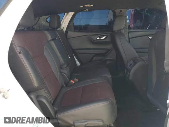 ✅ 2022 Chevrolet Blazer RS • VIN: 3GNKBERS3NS231373 • Lot: 90051575. Wystawiony na Copart z przebiegiem 24 889 mil. Bezpłatny archiwum sprzedaży aukcyjnych z USA i szczegółowy raport historii pojazdu na DreamBid. Zdjęcie 11.