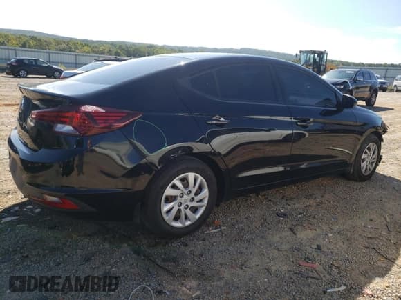 ✅ 2019 Hyundai Elantra SE • VIN: 5NPD74LF2KH475160 • Lot: 71840075. Listed on Copart with 118,091 mi. Free auction sales archive from the USA and detailed vehicle history report at DreamBid. Image 3.