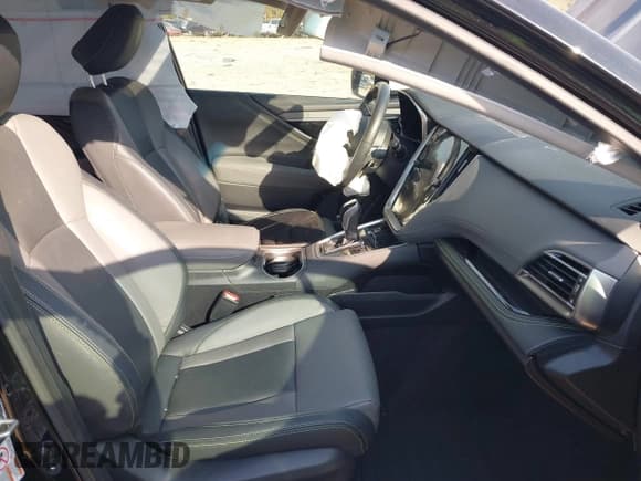 ✅ 2020 Subaru Outback Onyx XT • VIN: 4S4BTGKD9L3103201 • Lot: 43643684. Listed on IAAI with 69,152 mi. Free auction sales archive from the USA and detailed vehicle history report at DreamBid. Image 5.