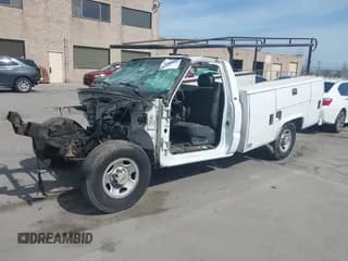 ✅ 1999 Chevrolet Silverado 2500 • VIN: 1GBGC24U2XE246595 • Lot: 41865596. Wystawiony na IAAI z przebiegiem Nie podano. Bezpłatny archiwum sprzedaży aukcyjnych z USA i szczegółowy raport historii pojazdu na DreamBid. Zdjęcie 2.