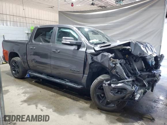 2020 Ram 1500 Lone Star z VIN 1C6SRFFT0LN183191, wystawiony jako Copart lot #70252965 z przebiegiem 100 068 mil mil oraz Szkoda całkowita • Salvage title. Historia ofert i sprzedaży dostępna na DreamBid. Obrazek 4.