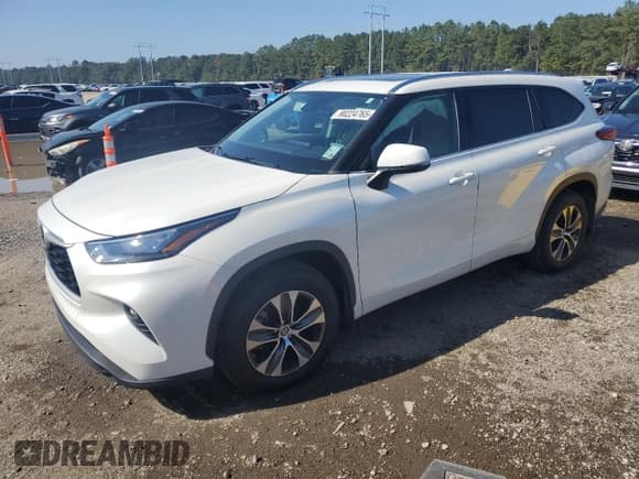 ✅ 2020 Toyota Highlander XLE • VIN: 5TDGZRAH7LS501630 • Lot: 90224765. Wystawiony na Copart z przebiegiem 81 791 mil. Bezpłatny archiwum sprzedaży aukcyjnych z USA i szczegółowy raport historii pojazdu na DreamBid. Zdjęcie 1.