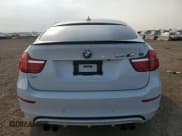 ✅ 2014 BMW X6 M • VIN: 5YMGZ0C56E0J99825 • Lot: 71826215. Wystawiony na Copart z przebiegiem 85 565 mil. Bezpłatny archiwum sprzedaży aukcyjnych z USA i szczegółowy raport historii pojazdu na DreamBid. Zdjęcie 6.