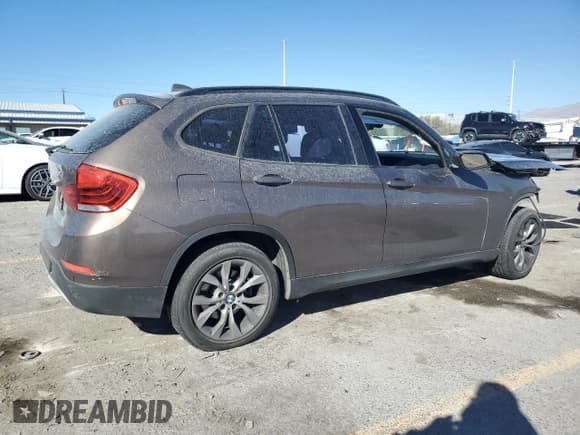 ✅ 2014 BMW X1 xDrive28i • VIN: WBAVL1C58EVY21025 • Lot: 82755385. Wystawiony na Copart z przebiegiem 65 037 mil. Bezpłatny archiwum sprzedaży aukcyjnych z USA i szczegółowy raport historii pojazdu na DreamBid. Zdjęcie 3.