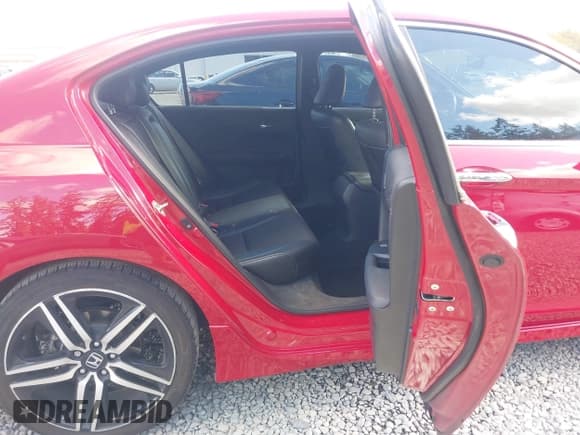 ✅ 2017 Honda Accord Sport • VIN: 1HGCR2F63HA003198 • Lot: 43313104. Wystawiony na IAAI z przebiegiem 118 758 mil. Bezpłatny archiwum sprzedaży aukcyjnych z USA i szczegółowy raport historii pojazdu na DreamBid. Zdjęcie 8.