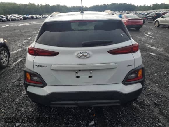 2020 Hyundai Kona SEL z VIN KM8K2CAA7LU555791, wystawiony jako Copart lot #61064063 z przebiegiem 17 859 mil mil oraz . Historia ofert i sprzedaży dostępna na DreamBid. Obrazek 6.
