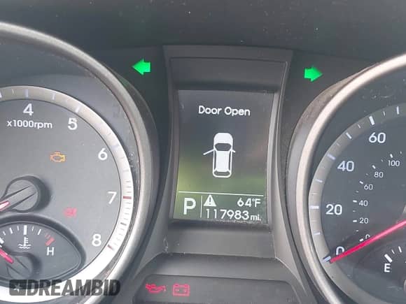 2016 Hyundai Santa Fe z VIN 5XYZUDLB9GG336279, wystawiony jako IAAI lot #43144544 z przebiegiem 117 983 mil mil oraz . Historia ofert i sprzedaży dostępna na DreamBid. Obrazek 7.