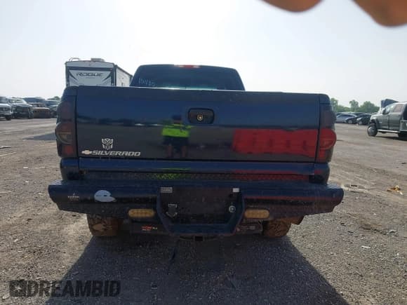 ✅ 2006 Chevrolet Silverado 2500HD LT1 • VIN: 1GCHK23U26F267735 • Lot: 42235416. Listed on IAAI with 256,224 mi. Free auction sales archive from the USA and detailed vehicle history report at DreamBid. Image 16.