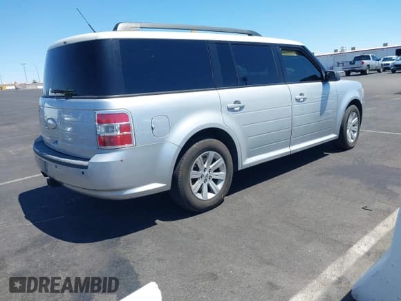 ✅ 2012 Ford Flex SE • VIN: 2FMGK5BC3CBD18867 • Lot: 42810203. Listed on IAAI with 266,323 mi. Free auction sales archive from the USA and detailed vehicle history report at DreamBid. Image 4.