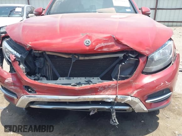 ✅ 2019 Mercedes-Benz GLC 300 • VIN: WDC0G4JB6KV150715 • Lot: 42277183. Listed on IAAI with 109,335 mi. Free auction sales archive from the USA and detailed vehicle history report at DreamBid. Image 12.