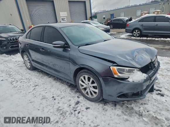 ✅ 2013 Volkswagen Jetta SE • VIN: 3VWDP7AJ5DM356201 • Lot: 94483865. Listed on Copart with 92,155 mi. Free auction sales archive from the USA and detailed vehicle history report at DreamBid. Image 4.