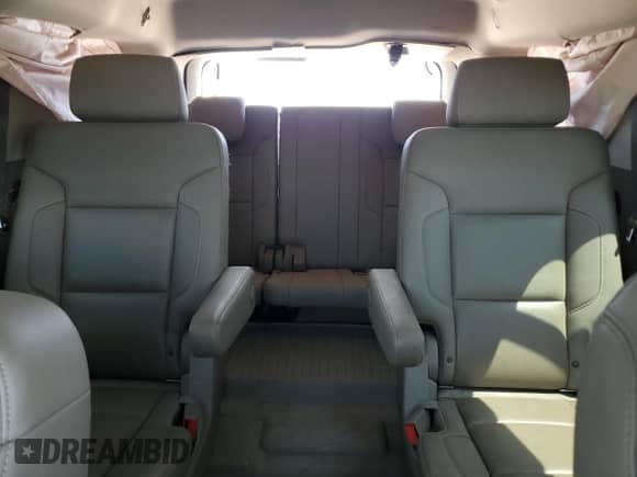 2019 Chevrolet Tahoe Premier z VIN 1GNSKCKJ3KR295868, wystawiony jako Copart lot #53320585 z przebiegiem 90 370 mil mil oraz Szkoda całkowita • Salvage title. Historia ofert i sprzedaży dostępna na DreamBid. Obrazek 10.