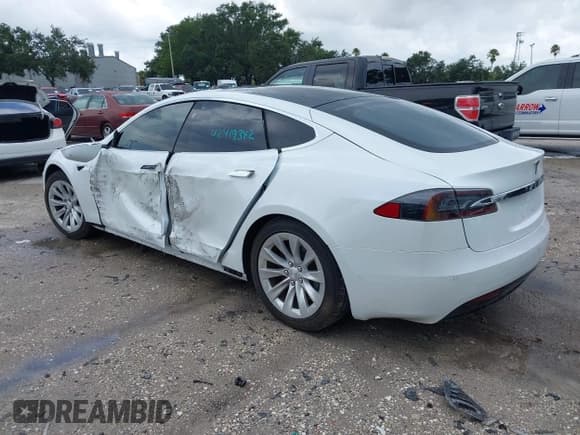 ✅ 2020 Tesla Model S Long Range • VIN: 5YJSA1E22LF353562 • Lot: 42664199. Wystawiony na IAAI z przebiegiem 49 878 mil. Bezpłatny archiwum sprzedaży aukcyjnych z USA i szczegółowy raport historii pojazdu na DreamBid. Zdjęcie 3.