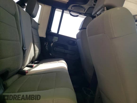 ✅ 2007 Jeep Wrangler Unlimited Rubicon • VIN: 1J4GA69157L162476 • Lot: 56277085. Wystawiony na Copart z przebiegiem 127 084 mil. Bezpłatny archiwum sprzedaży aukcyjnych z USA i szczegółowy raport historii pojazdu na DreamBid. Zdjęcie 10.