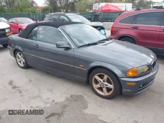 2003 BMW 3 Series 325Ci с VIN WBABS33483PG92670, выставлен на аукционе IAAI как лот 42090721 с пробегом 182 903 миль миль и . История ставок и продаж доступна на DreamBid. Изображение 1.
