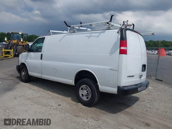 ✅ 2020 Chevrolet Express Cargo • VIN: 1GCZGGFG5L1170272 • Lot: 42577603. Listed on IAAI with 66,607 mi. Free auction sales archive from the USA and detailed vehicle history report at DreamBid. Image 3.