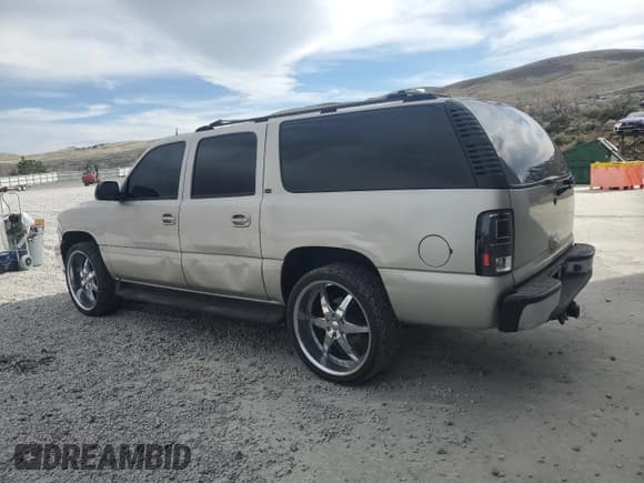 ✅ 2004 Chevrolet Suburban LT • VIN: 1GNEC16T44R312125 • Лот: 52427875. Опубликован ранее на Copart с пробегом 188 143 миль. Бесплатный доступ к архиву аукционных продаж из США и подробный отчёт об истории автомобиля на DreamBid. Изображение 2.