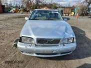 ✅ 1998 Volvo S70 • VIN: YV1LS5587W1489643 • Лот: 92950075. Опубликован ранее на Copart с пробегом Не указан. Бесплатный доступ к архиву аукционных продаж из США и подробный отчёт об истории автомобиля на DreamBid. Изображение 5.