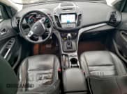 ✅ 2016 Ford Escape SE • VIN: 1FMCU9GX1GUA25156 • Lot: 93859015. Wystawiony na Copart z przebiegiem 119 857 mil. Bezpłatny archiwum sprzedaży aukcyjnych z USA i szczegółowy raport historii pojazdu na DreamBid. Zdjęcie 8.