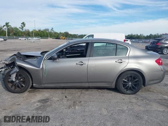 ✅ 2009 Infiniti G37 Journey • VIN: JNKCV61E79M300313 • Лот: 43660329. Опубликован ранее на IAAI с пробегом 99 608 миль. Бесплатный доступ к архиву аукционных продаж из США и подробный отчёт об истории автомобиля на DreamBid. Изображение 14.