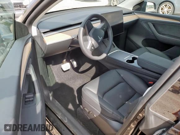 ✅ 2025 Tesla Model Y Performance • VIN: 7SAYGDEF6SA370487 • Лот: 83795795. Опубликован ранее на Copart с пробегом Не указан. Бесплатный доступ к архиву аукционных продаж из США и подробный отчёт об истории автомобиля на DreamBid. Изображение 8.