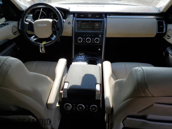 ✅ 2020 Land Rover Discovery Landmark Edition • VIN: SALRU2RV3L2422495 • Lot: 67364625. Listed on Copart with 29,345 mi. Free auction sales archive from the USA and detailed vehicle history report at DreamBid. Image 8.