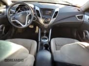 ✅ 2013 Hyundai Veloster w/Black Int • VIN: KMHTC6AD3DU113976 • Lot: 42366455. Wystawiony na Copart z przebiegiem 122 595 mil. Bezpłatny archiwum sprzedaży aukcyjnych z USA i szczegółowy raport historii pojazdu na DreamBid. Zdjęcie 8.